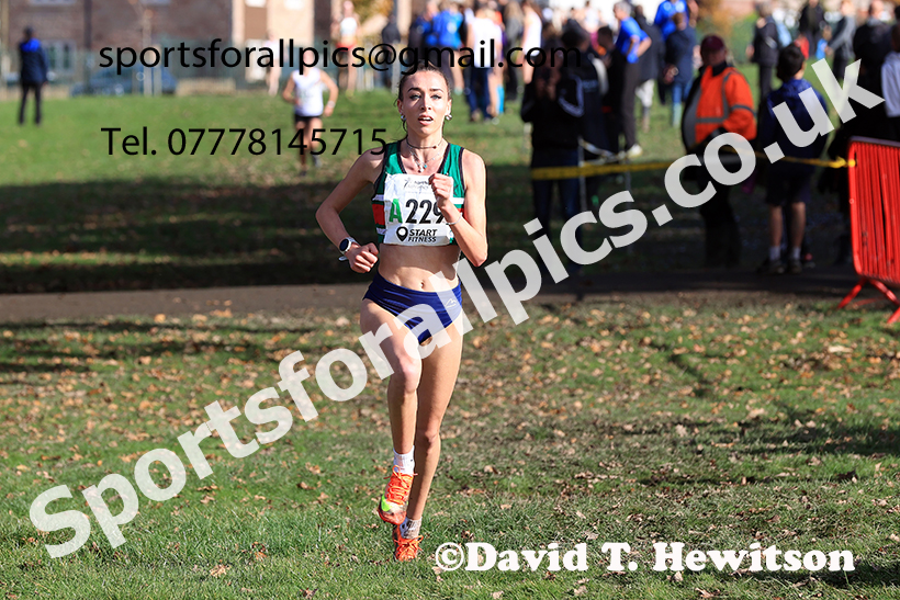 Senior women, 2024 Northern Cross Country Relays, Graves Park, Sheffield.   Photo: David T. Hewitson/Sports for All Pics